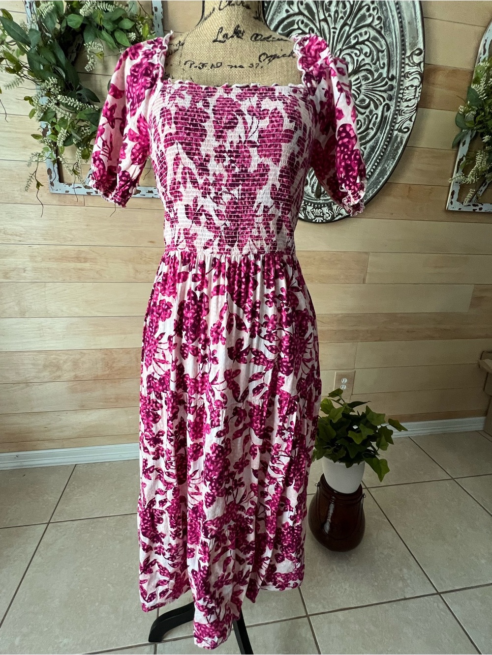 Old Navy Pink and Fuchsia Floral Smocked Dress Size Small